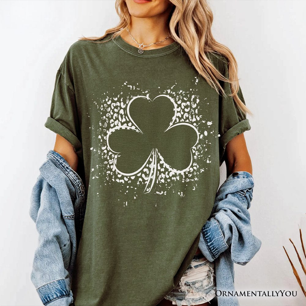 Splatter Shamrock Silhouette St Patrick’s Day T-Shirt, Retro Lucky Clover Tee T-Shirts OrnamentallyYou 