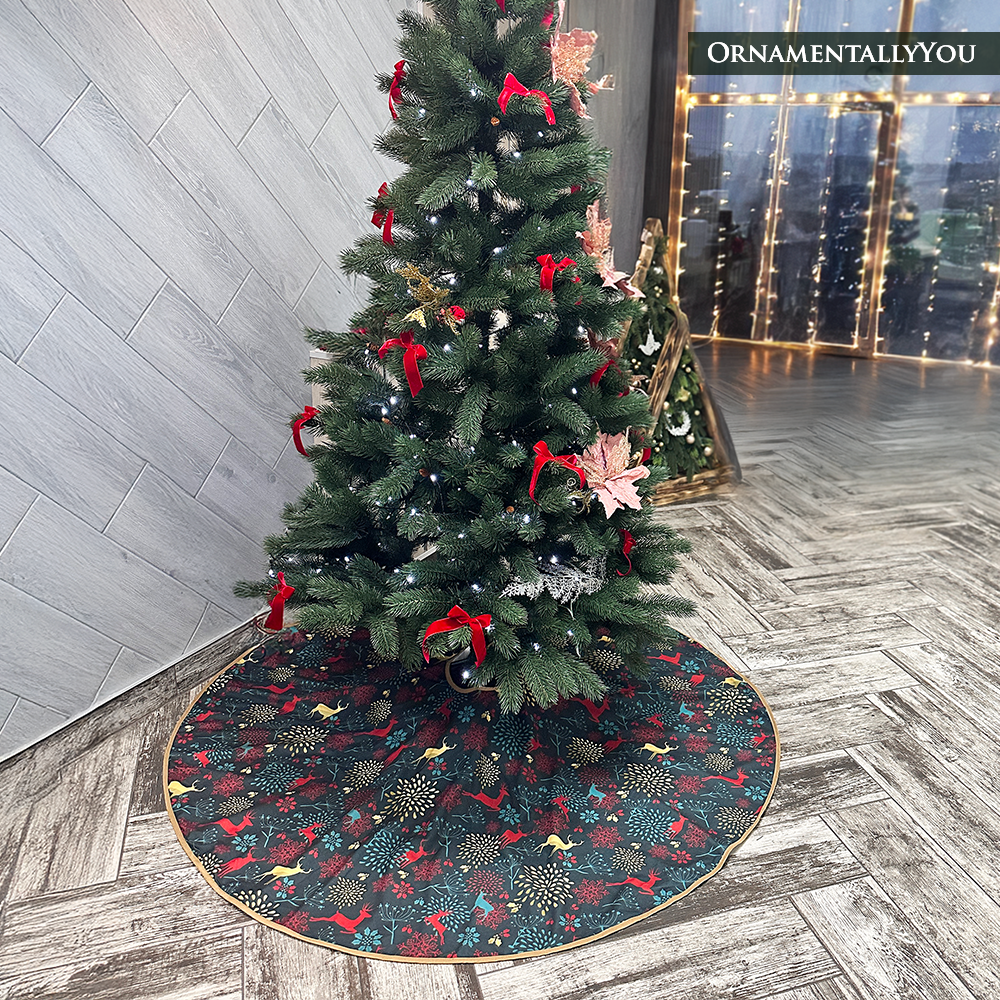 Gold and Red Deer Decoration Pattern Holiday Tree Skirt